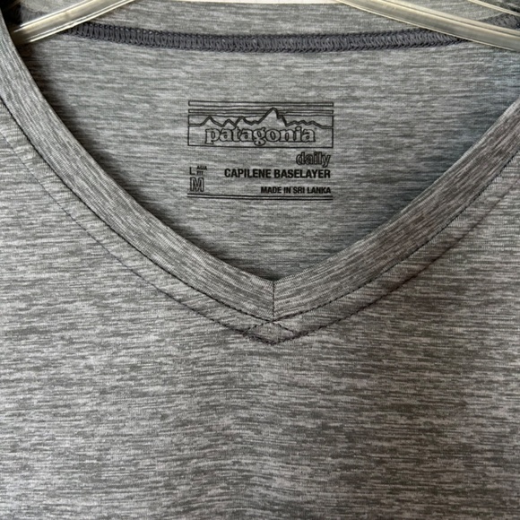 Patagonia Capilene Daily Baselayer Vneck Tshirt Medium Heather Gray - Picture 2 of 4